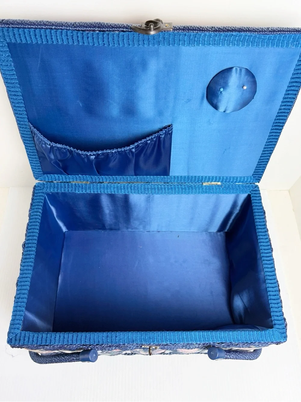 Vintage Blue Floral Wicker Sewing Basket Box Organizer w Lid Handles & Pocket